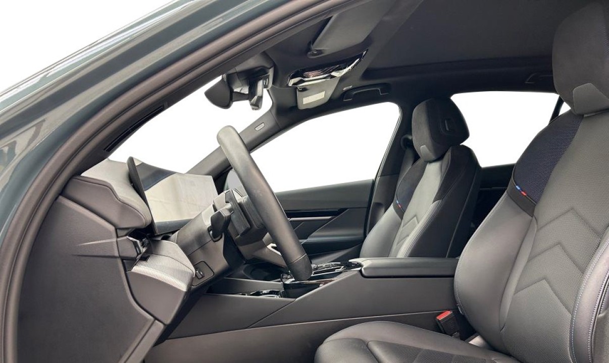 BMW Seria 5 520i (5)