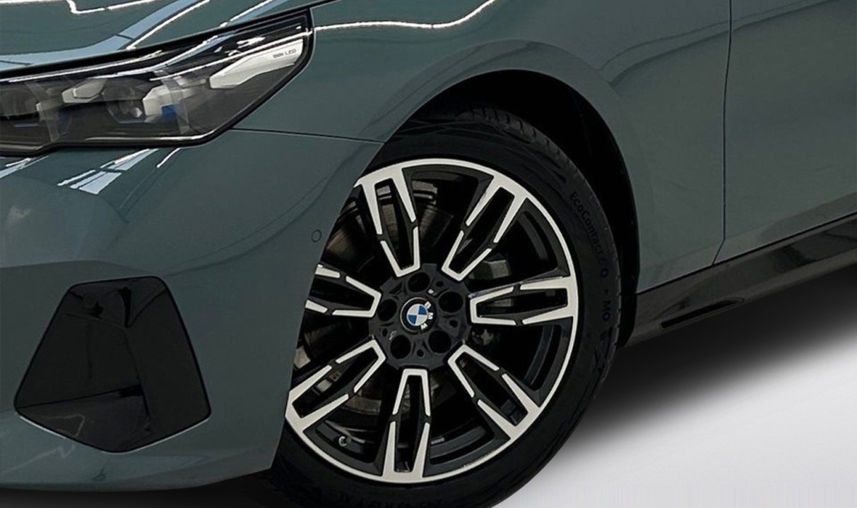 BMW Seria 5 520i - foto 12