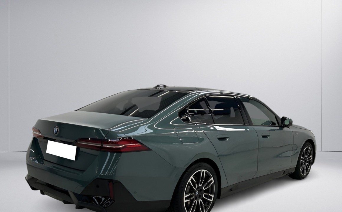 BMW Seria 5 520i (3)