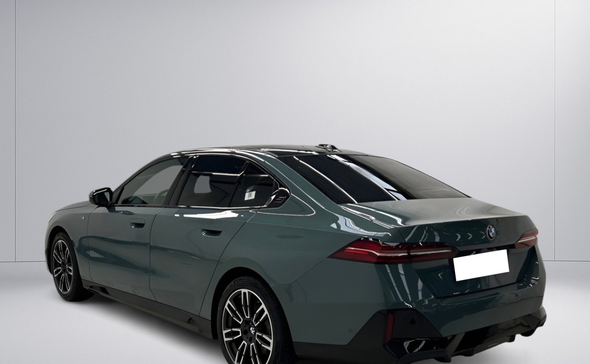 BMW Seria 5 520i (4)