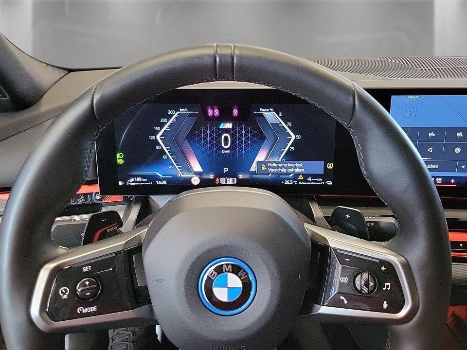 BMW Seria 5 xDrive550e - foto 6