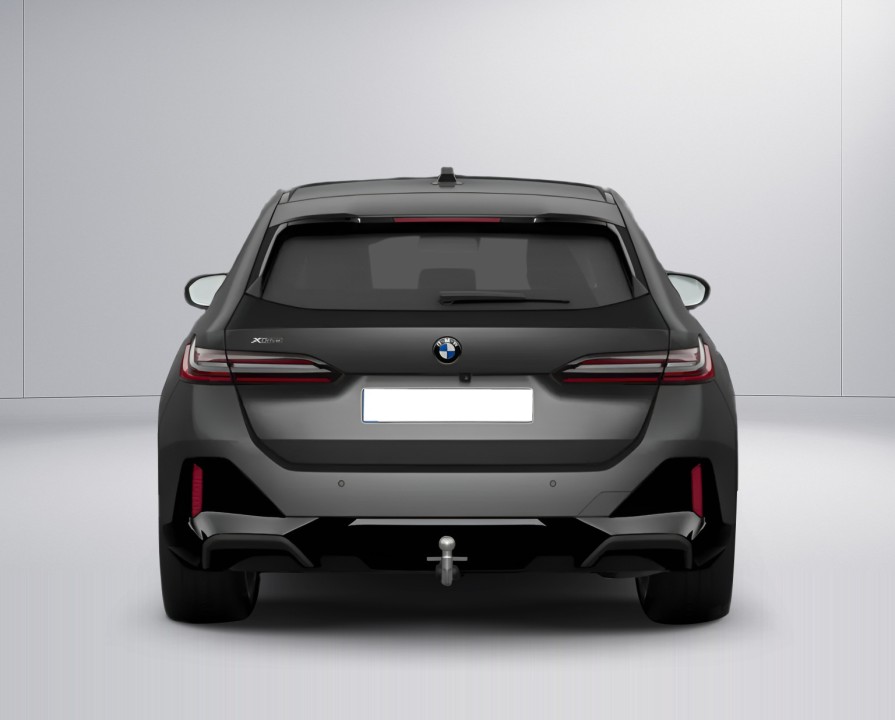 BMW Seria 5 540d xDrive Touring M-Sport (2)