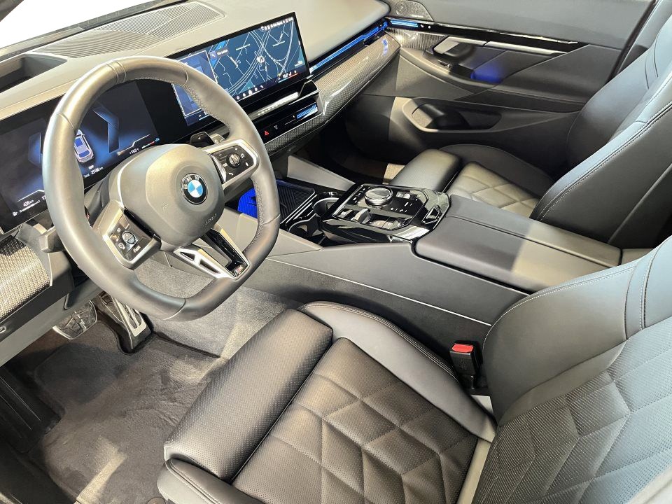 BMW Seria 5 xDrive520d - foto 6