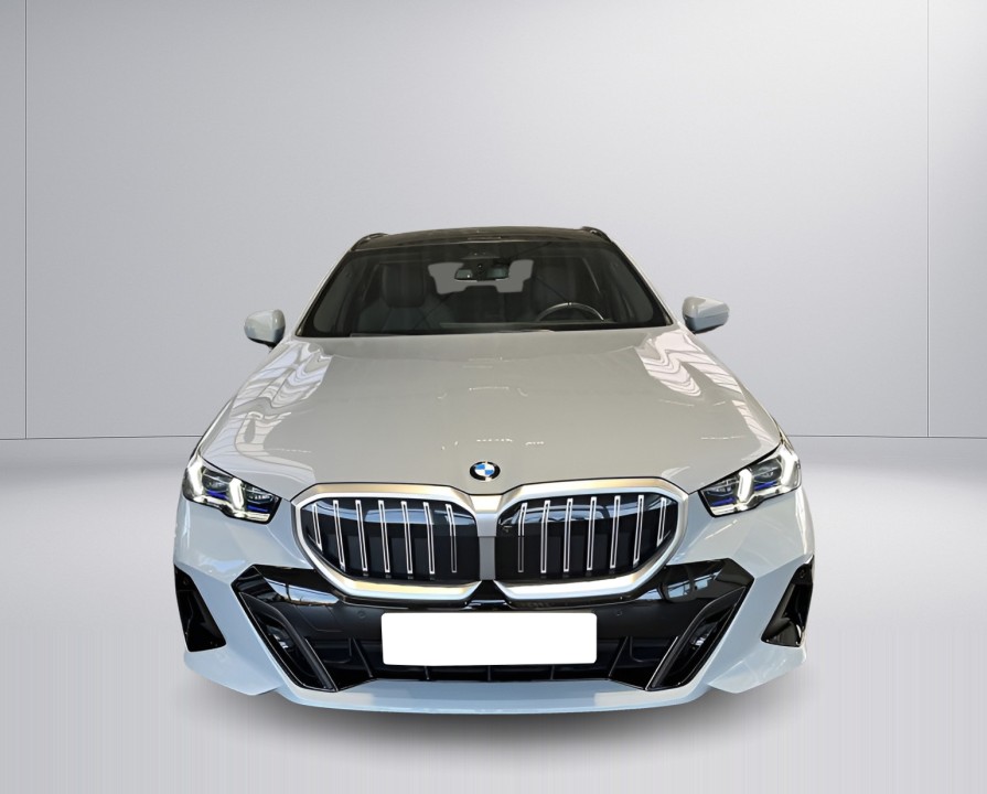 BMW Seria 5 xDrive520d (2)