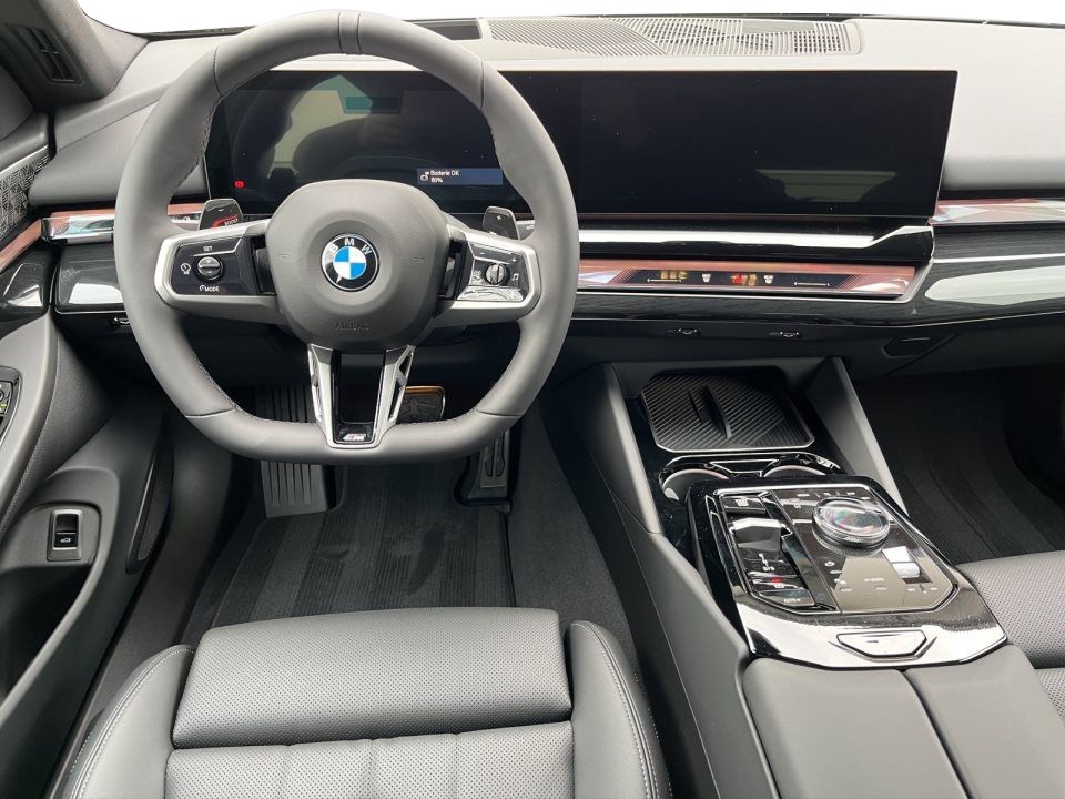 BMW Seria 5 540d xDrive Touring M-Sport - foto 10