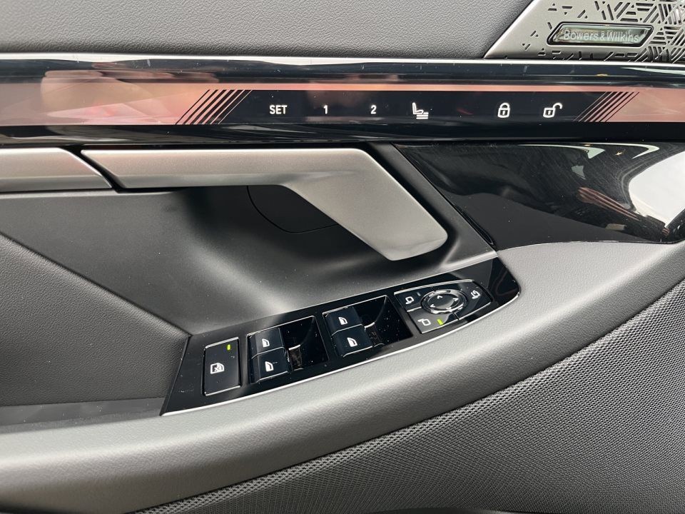 BMW Seria 5 540d xDrive Touring M-Sport - foto 14