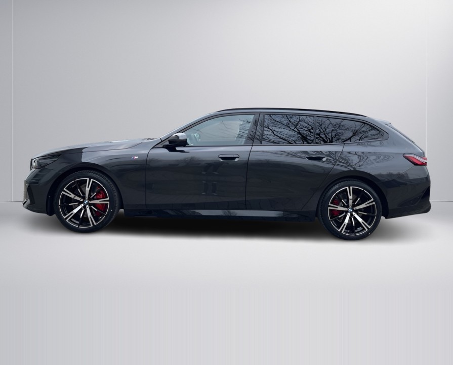 BMW Seria 5 540d xDrive Touring M-Sport (5)