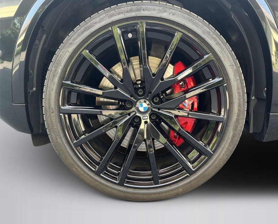 BMW X5 M60i xDrive - foto 14