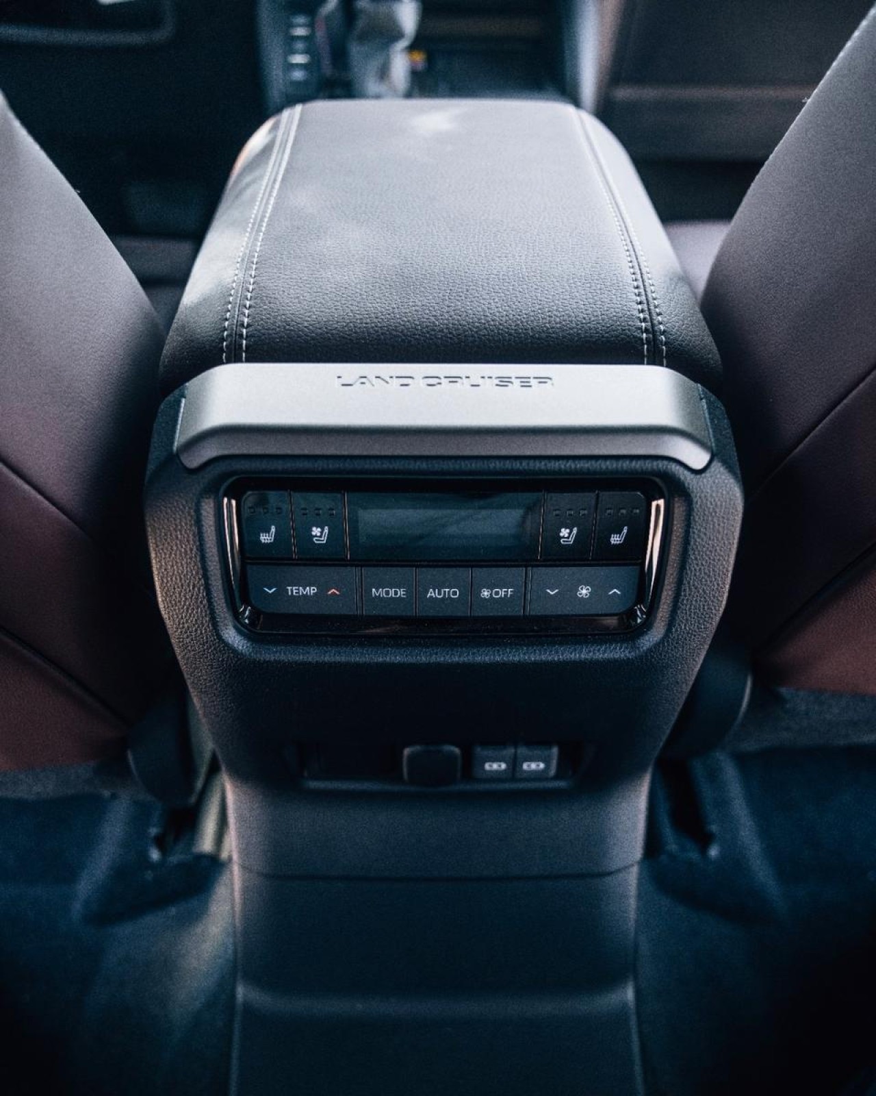 Toyota Land Cruiser Prado 250 First Edition - foto 12