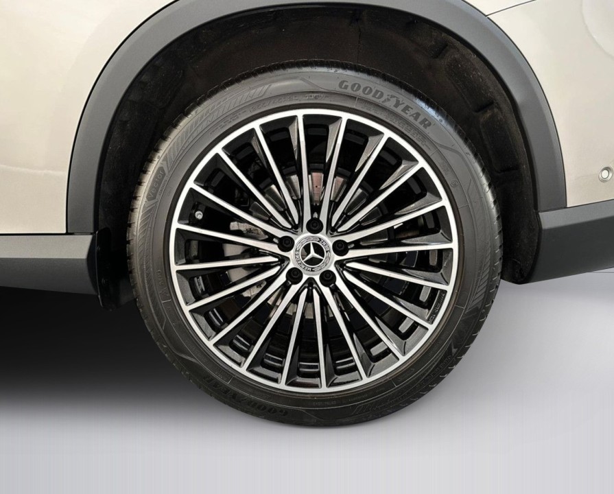 Mercedes-Benz GLC 200 4MATIC AMG Line - foto 13