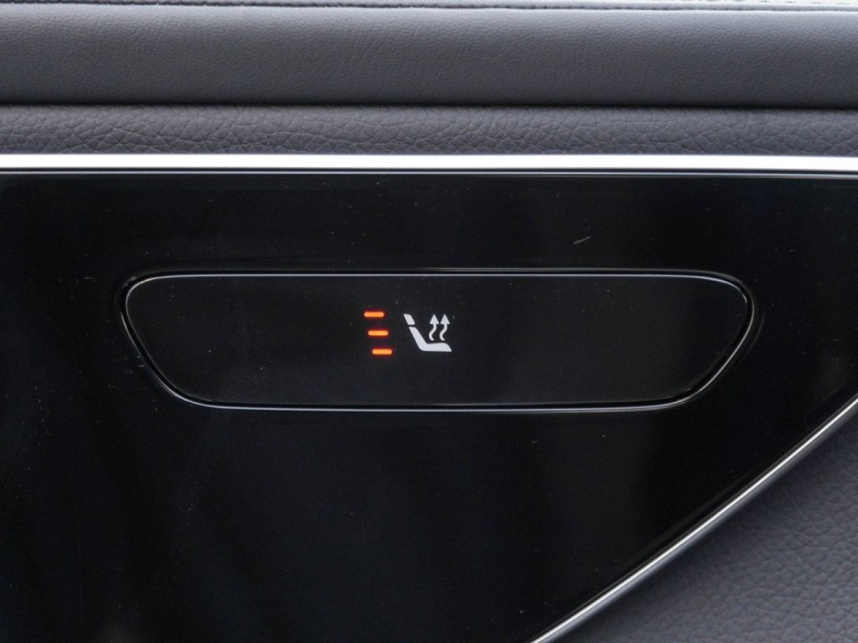 Mercedes-Benz GLC 200 4MATIC AMG Line - foto 8