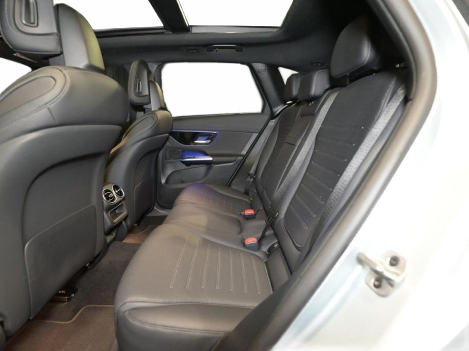 Mercedes-Benz GLC 200 4MATIC AMG Line - foto 7