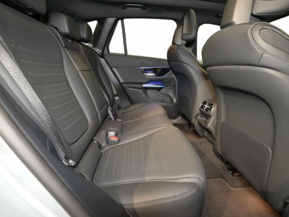 Mercedes-Benz GLC 200 4MATIC AMG Line - foto 8
