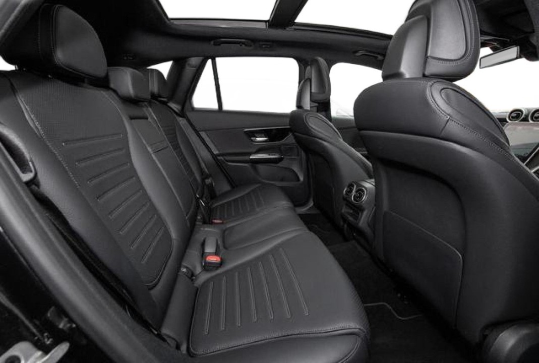 Mercedes-Benz GLC 220d 4MATIC AMG (4)