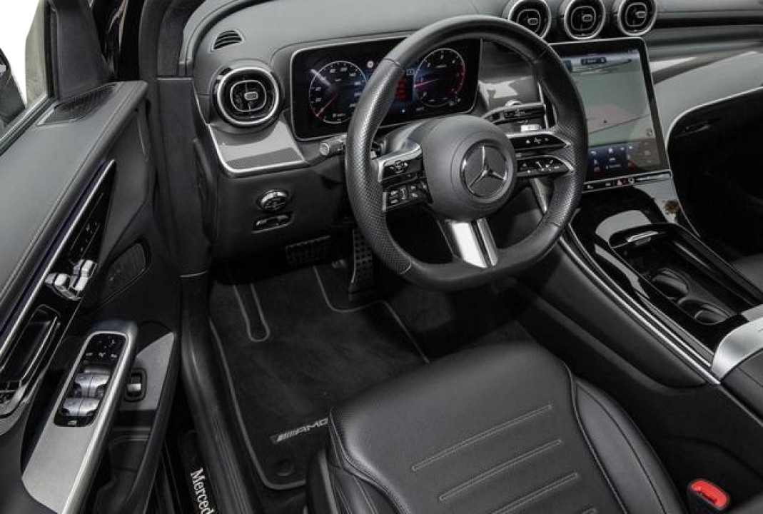 Mercedes-Benz GLC 220d 4MATIC AMG (3)