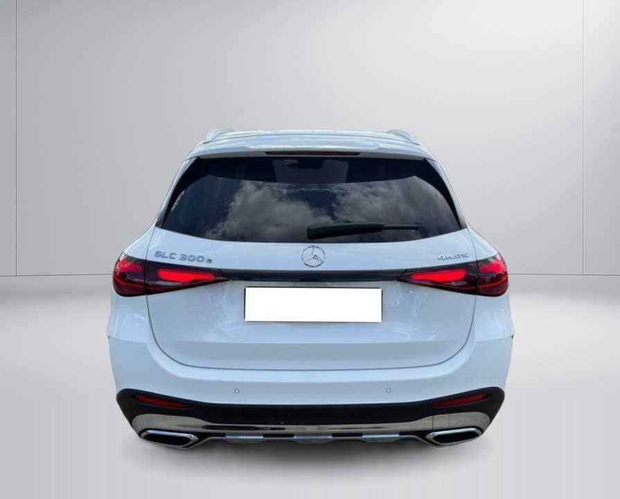 Mercedes-Benz GLC 300e 4MATIC AMG (5)