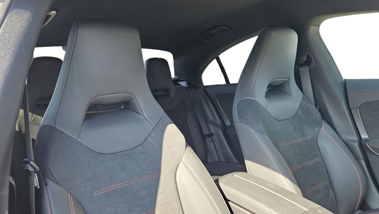 Mercedes-Benz CLA 220 4MATIC AMG Line (5)