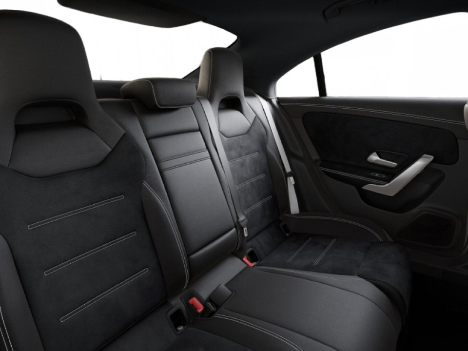 Mercedes-Benz CLA 200 AMG - foto 17