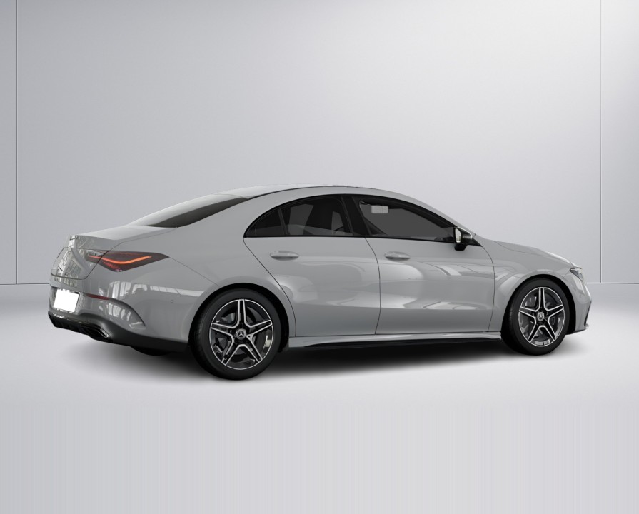 Mercedes-Benz CLA 200 AMG (4)
