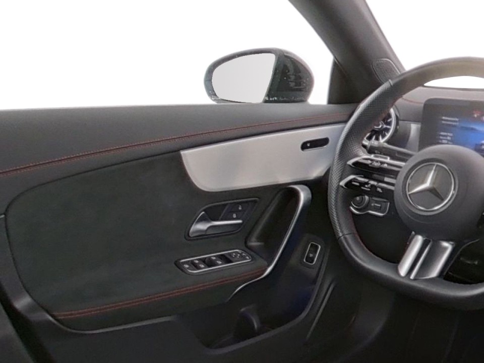 Mercedes-Benz CLA 200 AMG - foto 8