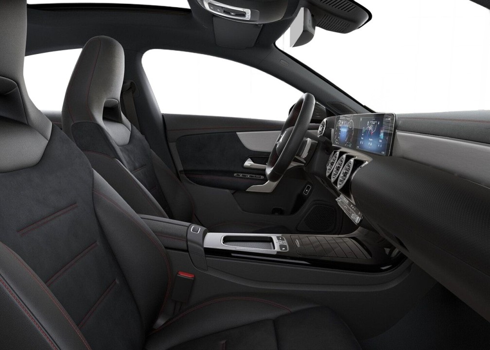 Mercedes-Benz CLA 200 AMG (4)