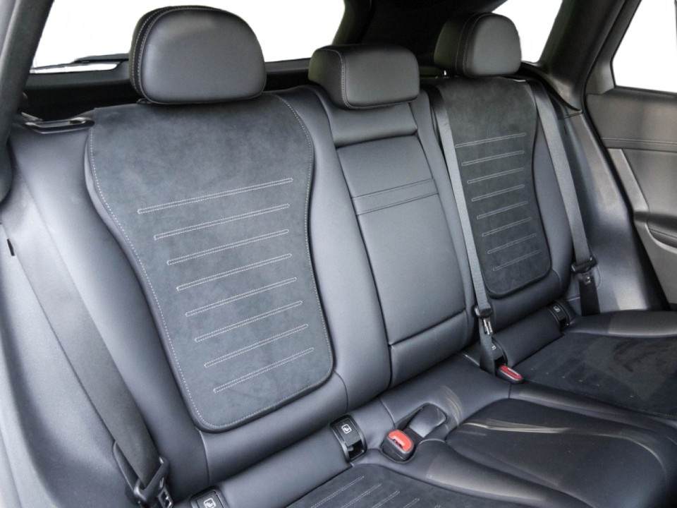 Mercedes-Benz GLC 220d 4MATIC AMG Line (4)