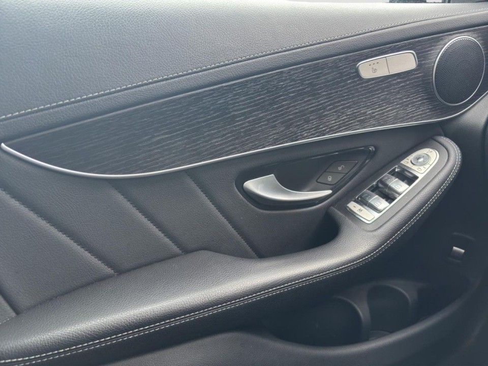 Mercedes-Benz GLC Coupé 300de 4MATIC AMG - foto 24