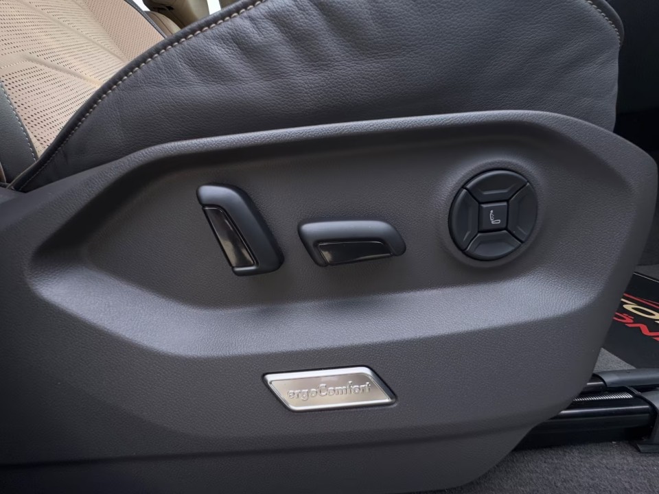 Volkswagen Touareg Elegance - foto 31