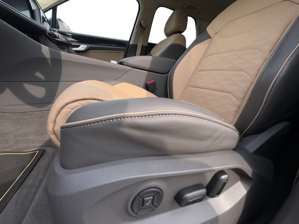 Volkswagen Touareg Elegance - foto 30