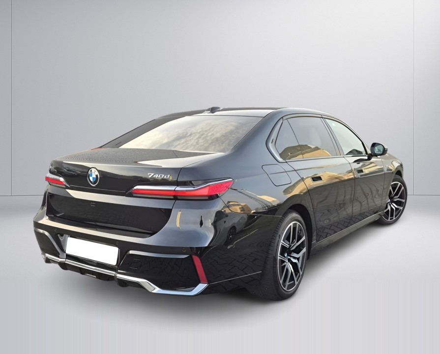 BMW Seria 7 xDrive740d M-Sport (2)