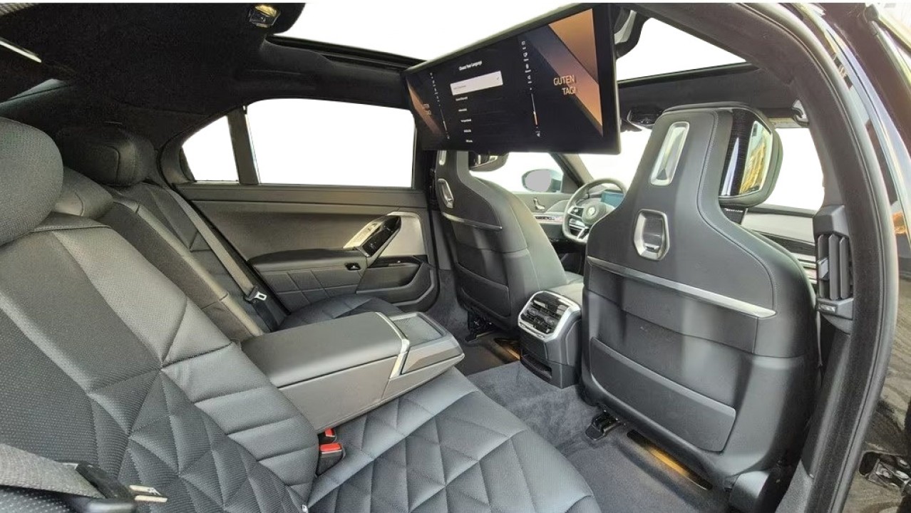 BMW Seria 7 xDrive740d M-Sport - foto 8