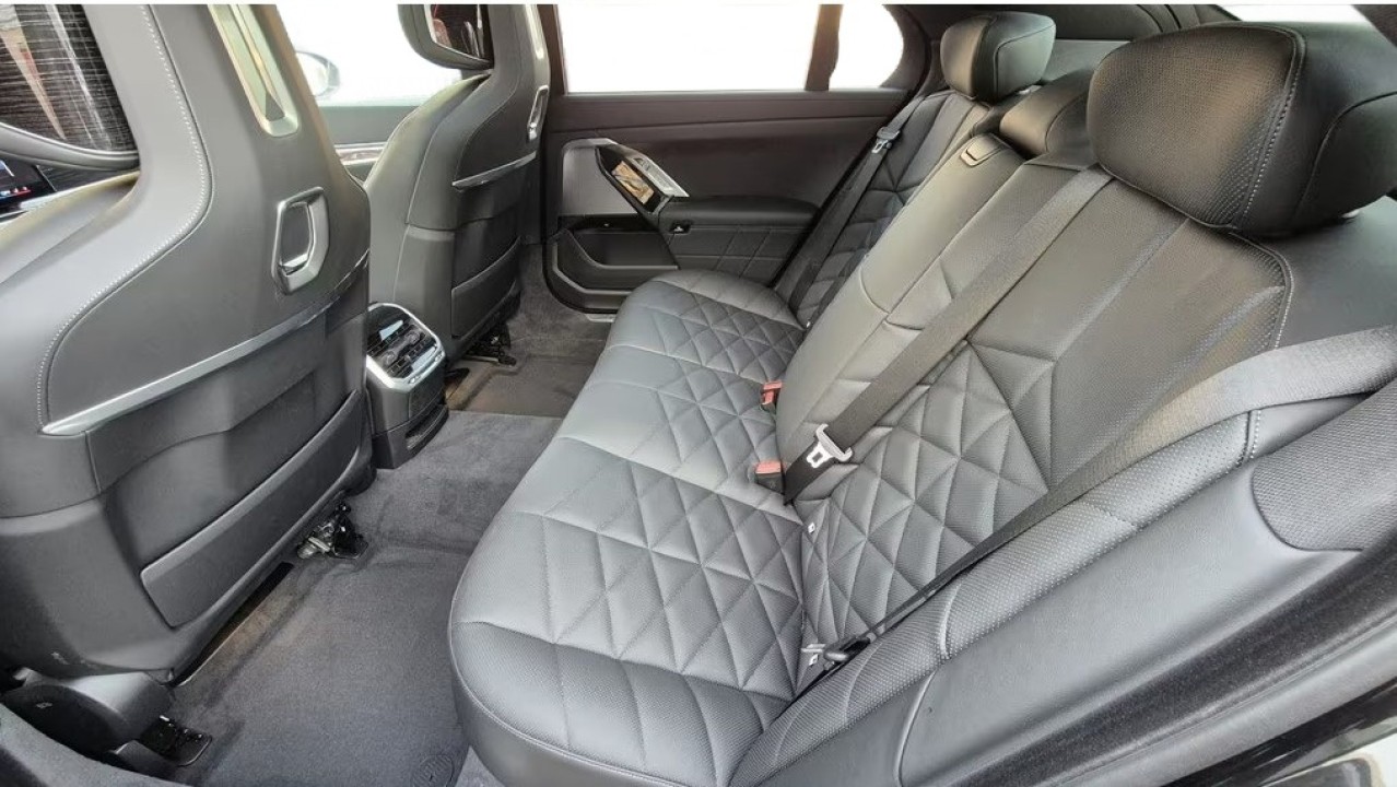 BMW Seria 7 xDrive740d M-Sport - foto 9