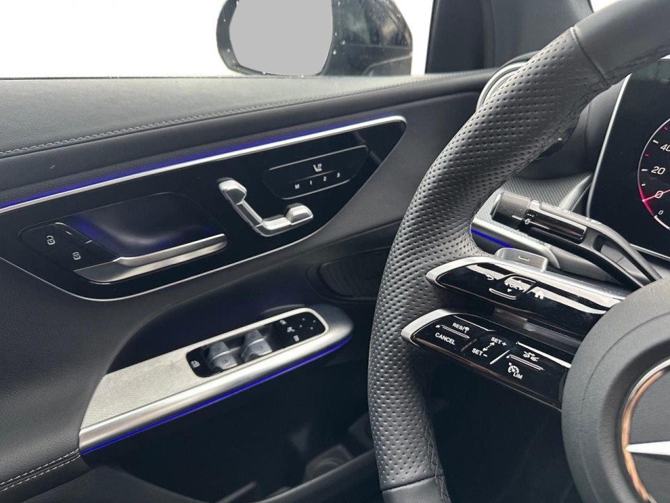 Mercedes-Benz GLC Coupé 300e 4MATIC AMG - foto 16