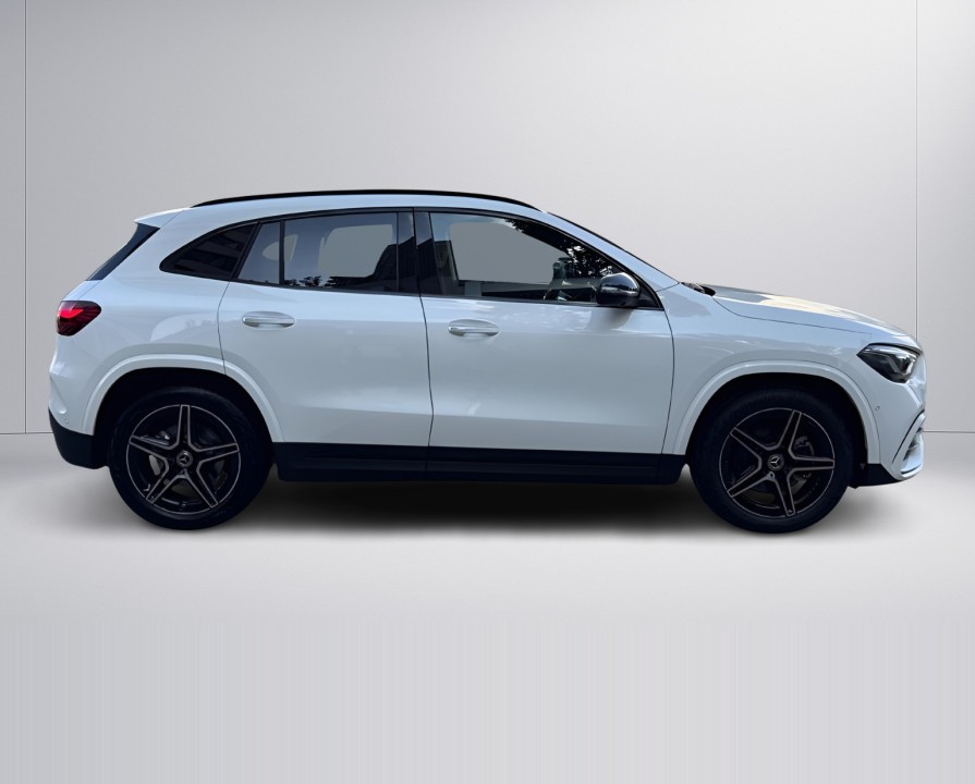 Mercedes-Benz GLA 220 4MATIC (2)