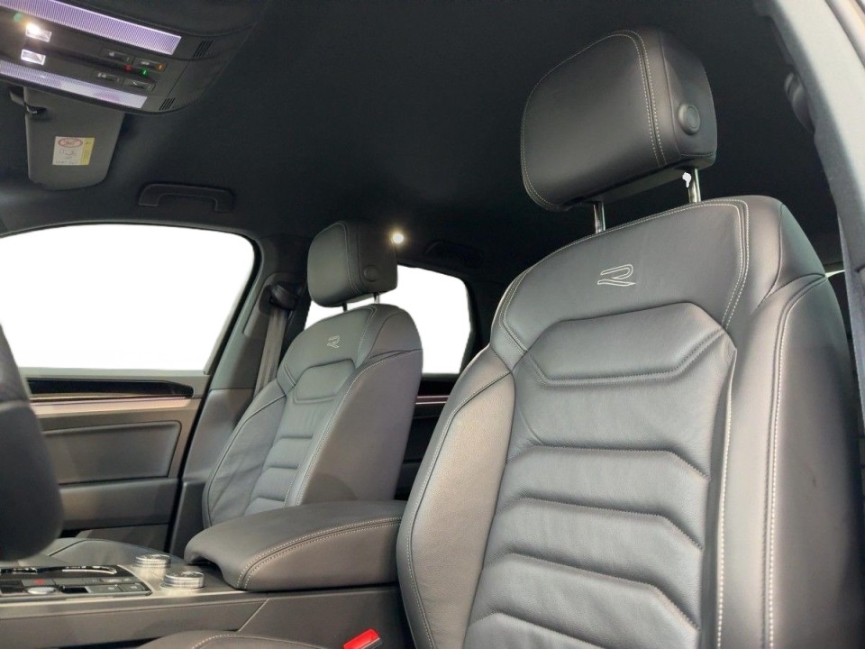 Volkswagen Touareg R-Line - foto 12