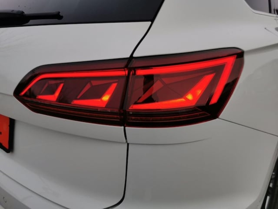 Volkswagen Touareg R-Line - foto 10