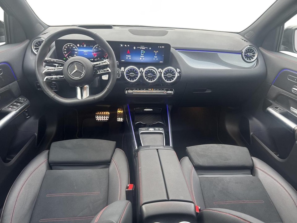 Mercedes-Benz GLA 220 4MATIC AMG - foto 13