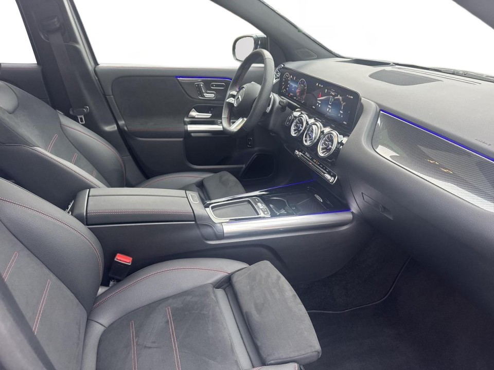 Mercedes-Benz GLA 220 4MATIC AMG - foto 12