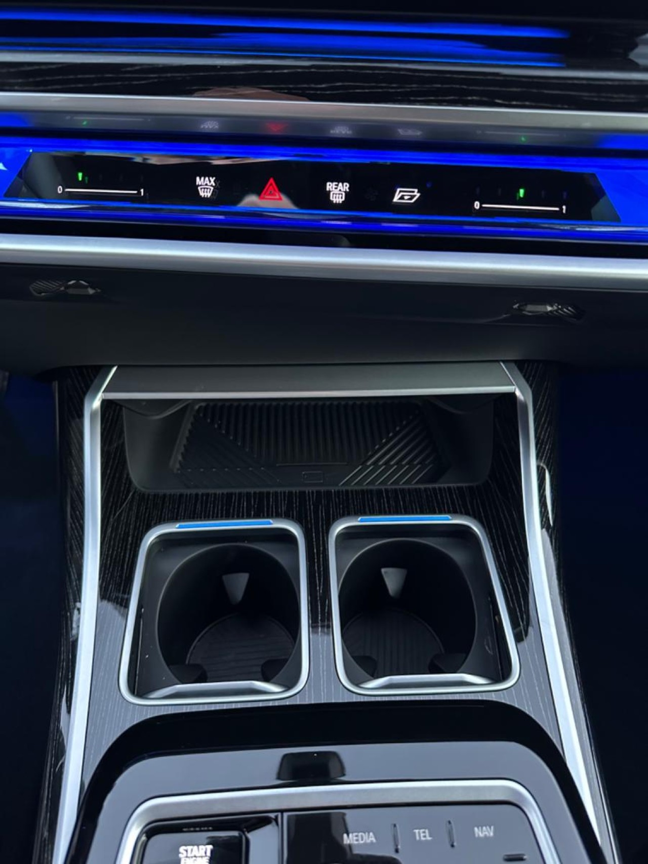 BMW Seria 7 xDrive740d M-Sport - foto 24