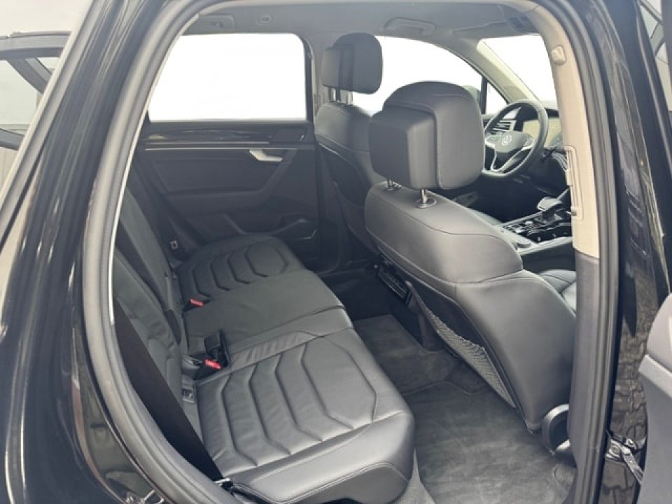 Volkswagen Touareg - foto 8