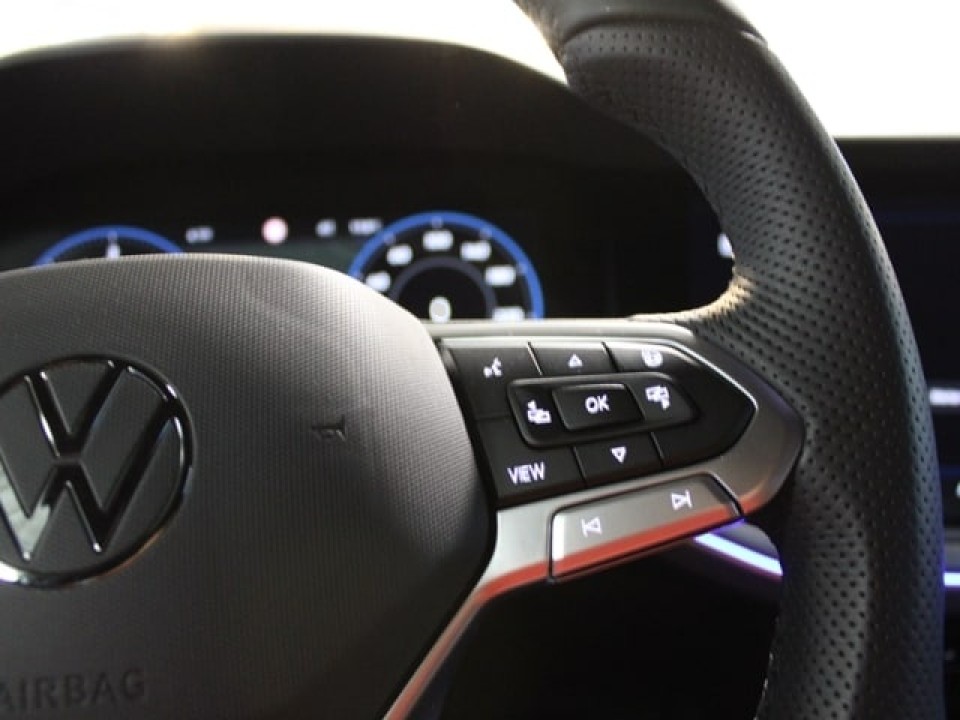 Volkswagen Touareg R-Line - foto 10