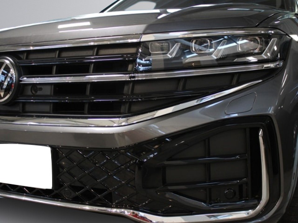 Volkswagen Touareg R-Line - foto 18