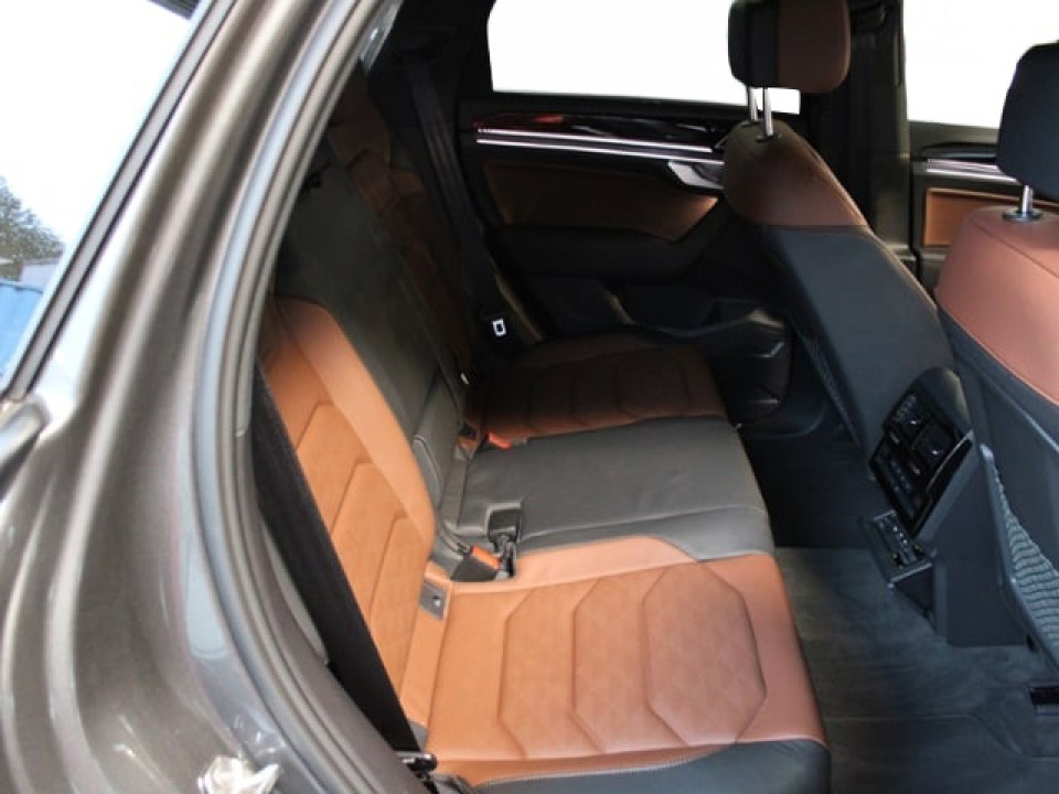 Volkswagen Touareg R-Line (5)