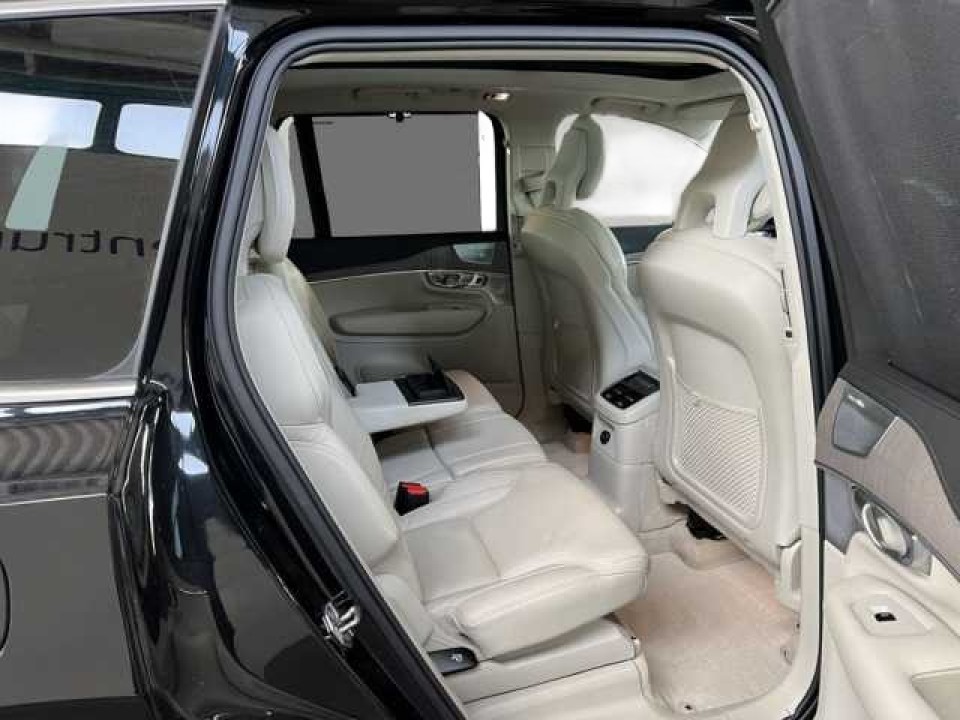 Volvo XC 90 - foto 12