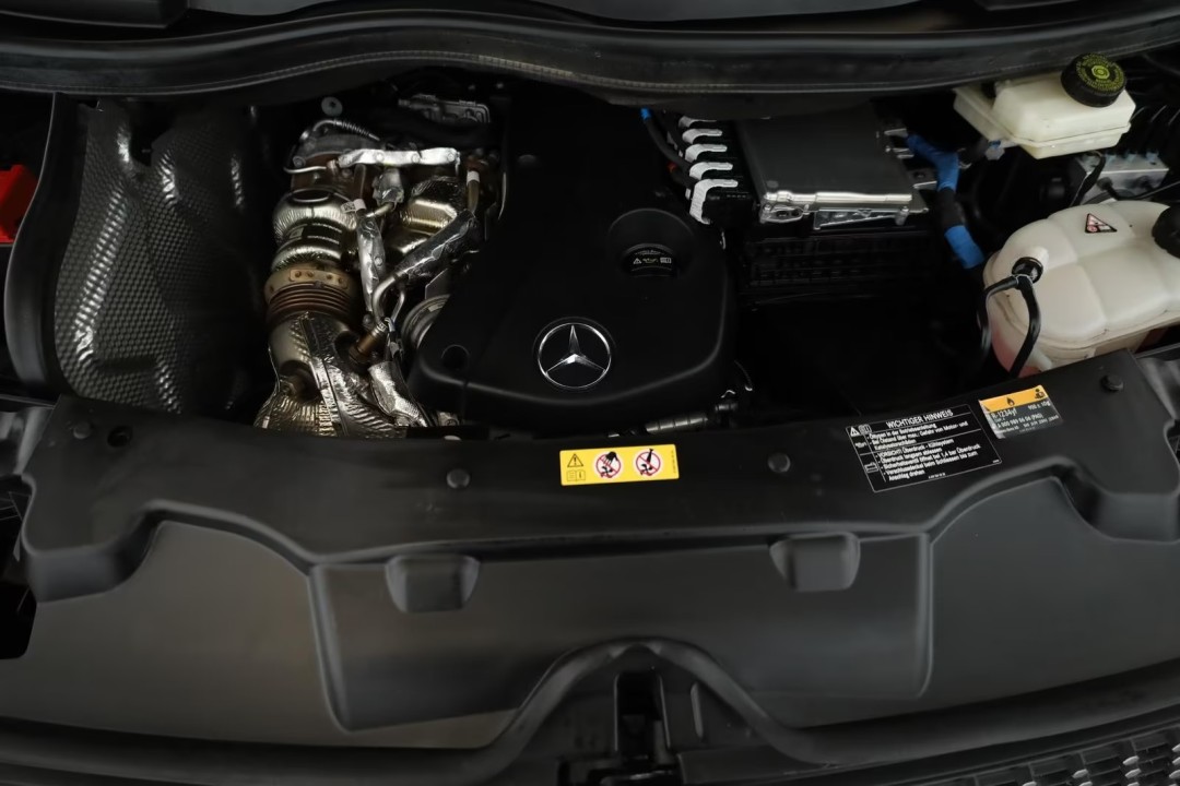 Mercedes-Benz V 300d 4MATIC Extralong Avantgarde - foto 10