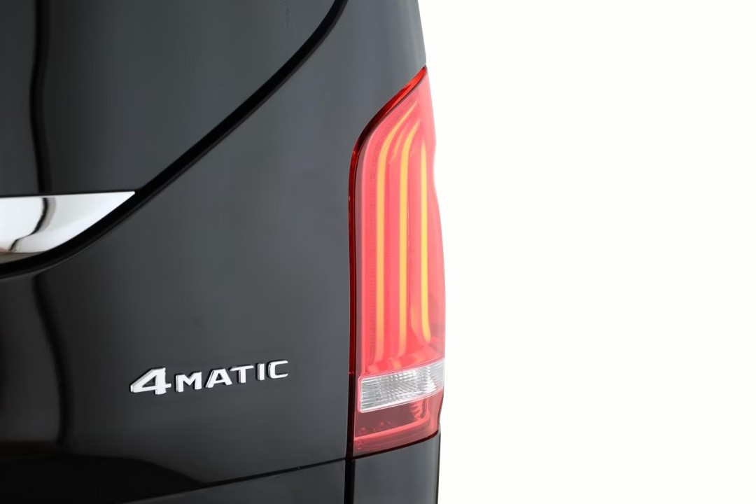 Mercedes-Benz V 300d 4MATIC Extralong Avantgarde - foto 23