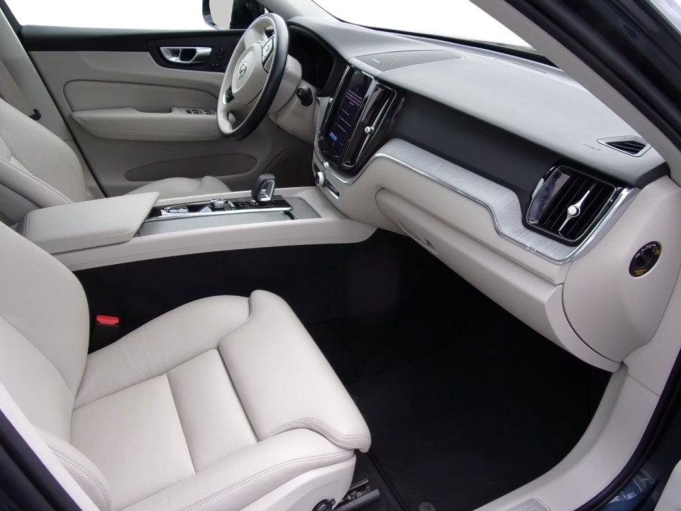 Volvo XC 60 B4 Plus Dark - foto 10