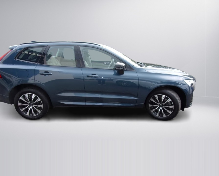 Volvo XC 60 B4 Plus Dark (4)