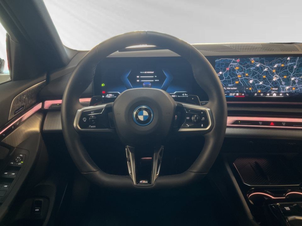 BMW Seria 5 xDrive550e - foto 6