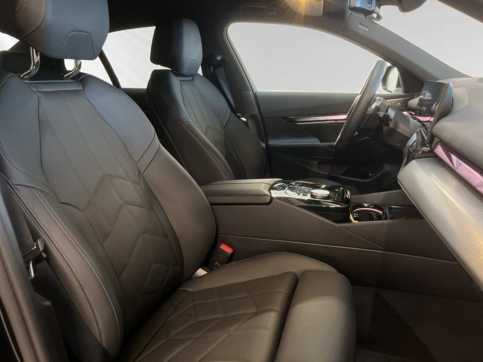 BMW Seria 5 xDrive550e - foto 8